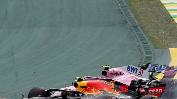 In Brasile è trionfo per Lewis Hamilton Successo solo sfiorato per Verstappen
