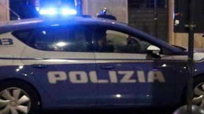 Ubriaco alla guida sbanda e invade la corsia Arrestato dalla polizia