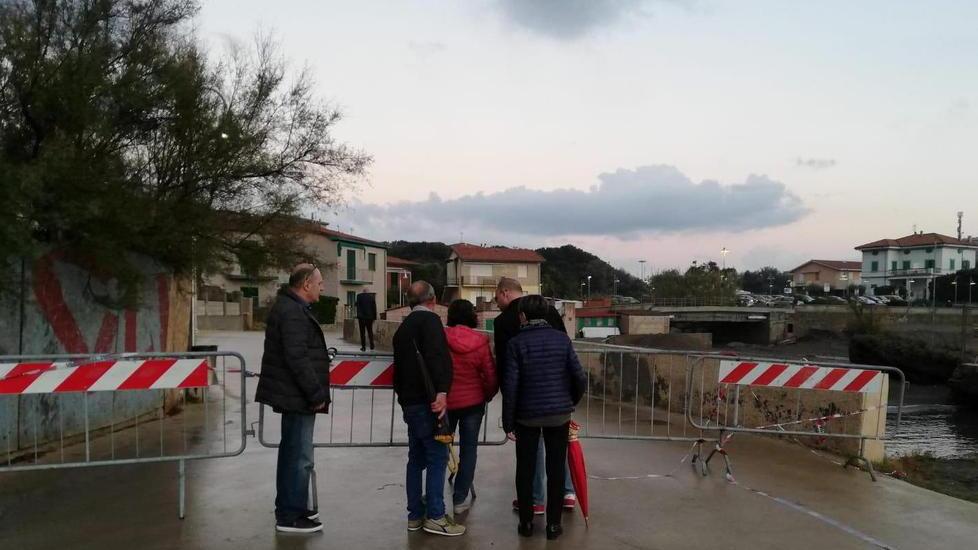 Chiuso il lungomare dove è stata trovata la bomba a mano