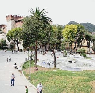 In piazza D'Armi arrivano i giochi per i bambinie i nuovi sorveglianti