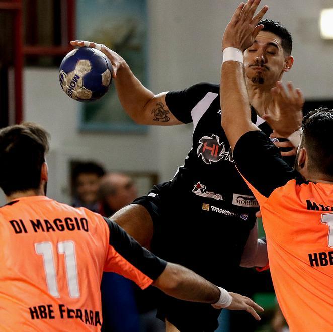 il derby di pallamano tra estense e united è un pari spettacolo 