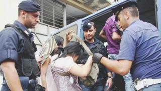 «Non diamo la caccia ai clandestini casa per casa»