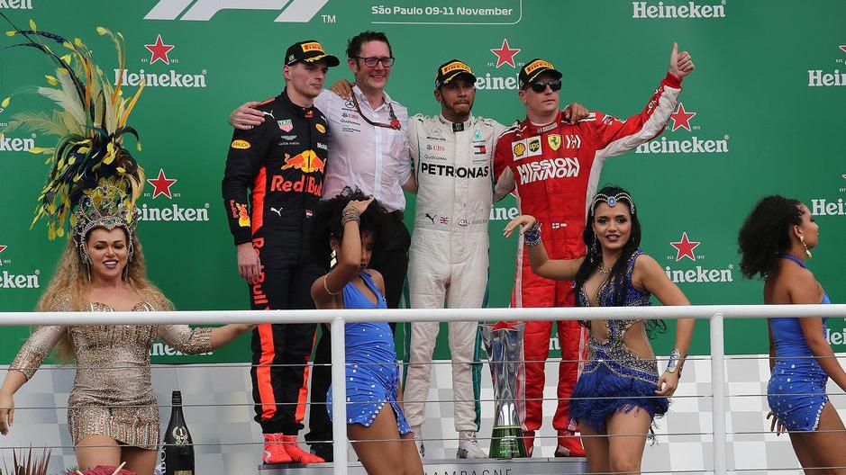 Samba Hamilton a Interlagos Titolo marche alla Mercedes