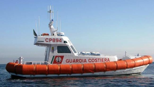 Migranti, proseguono le ricerche del barchino disperso tra Algeria e Sardegna