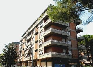 Il palazzo di via Podgora 38 dove ci sono stati una decina di furti
