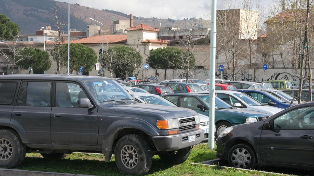 Piazzale Ebensee: parcheggi cari per i dipendenti dell'ex ospedale Misericordia e Dolce