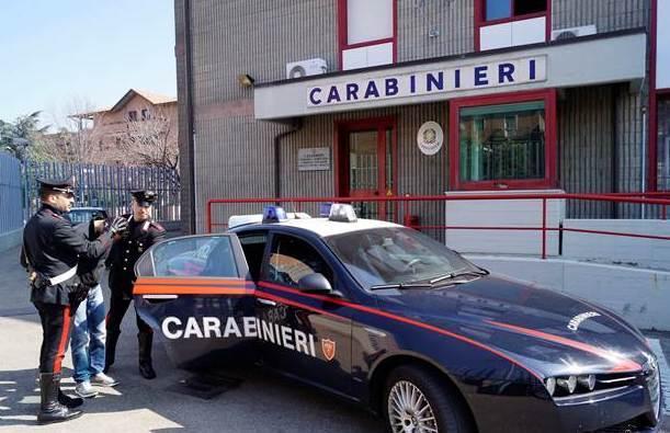 Rompe il femore alla madre Arrestata 38enne violenta 