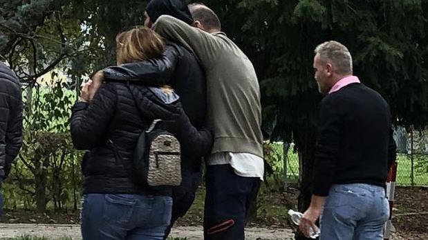 L’ultimo saluto ai ragazzi morti nello schianto «Dolore immenso»