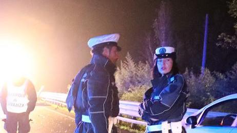 Auto contro camion Marito e moglie feriti Statale Romea in tilt