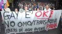 Omofobia, il sindaco ferma il gonfalone "Non sarà alla manifestazione di Roma"