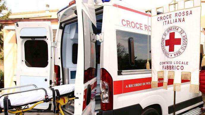 Malore in una azienda Operaio soccorso dai colleghi e ricoverato