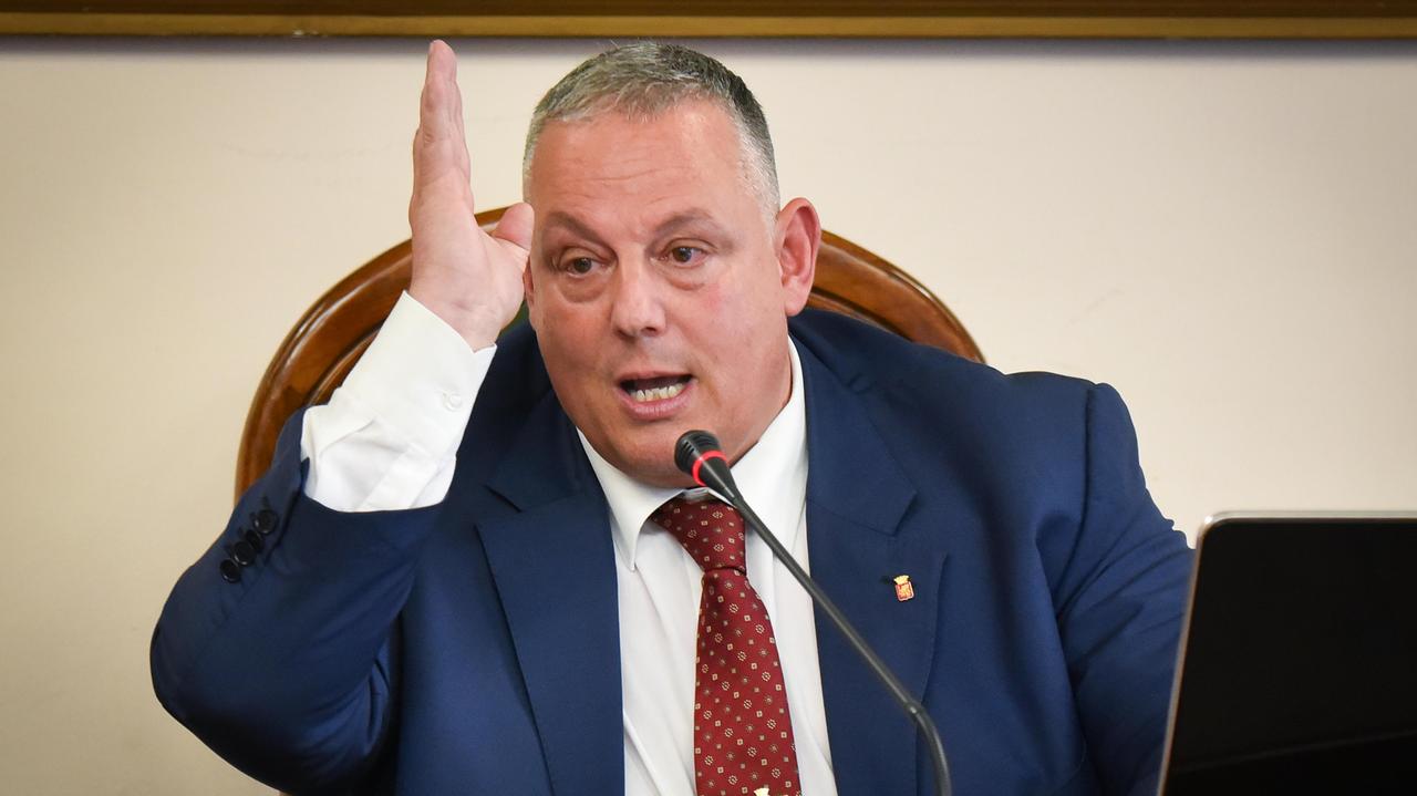 La città invasa dai cattivi odori: s’invoca l’intervento di Arpat e Asl
