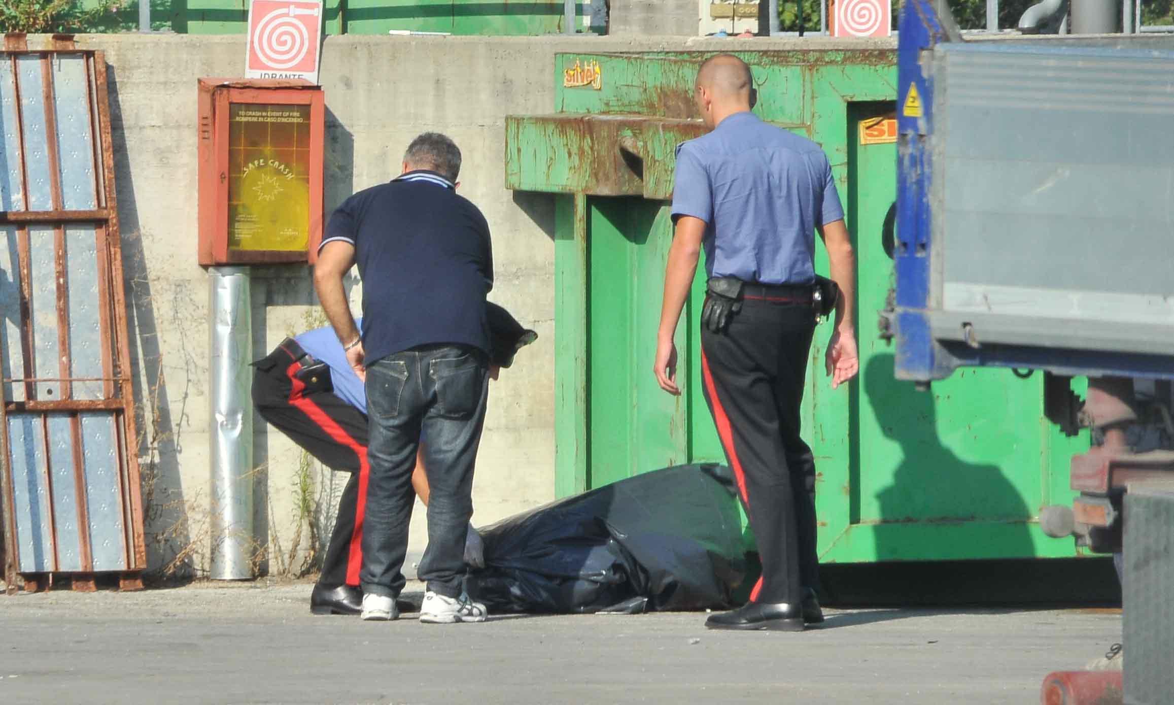 Il sopralluogo dei carabinieri dopo l'infortunio mortale del 2011 al Cis di Montale