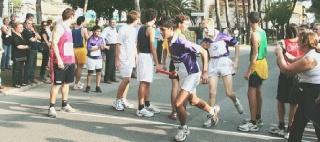 Un momento della staffetta del palio di Santa Teresa: alla fine vincerà il rione Poggi Paoli