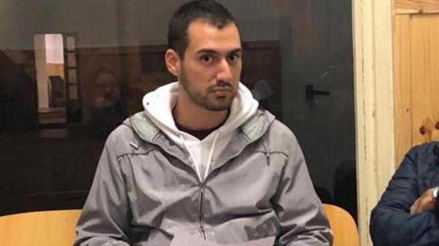 Acquista abiti on line, paga con la carta ma non riceve la merce