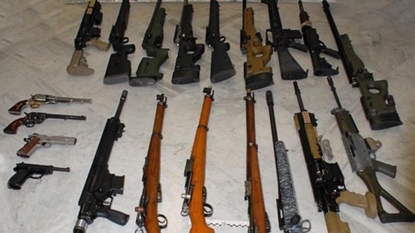 Aveva un arsenale in casa Sequestrate a un 68enne armi e munizioni