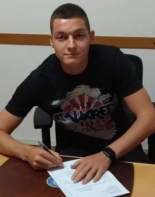 Preso il difensore slovacco Atila Varga: «Soddisfatto, la squadra è ambiziosa»