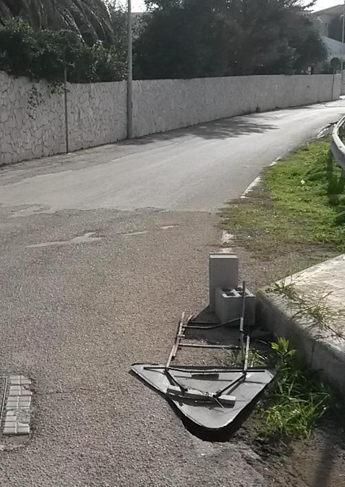 Serra Li Pozzi, cartello rovesciato conferma la situazione di degrado