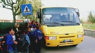 Il servizio di scuolabus, da oggi a Campo sarà a pagamento
