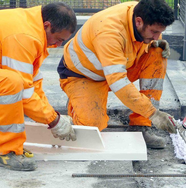 Il segreto della stabilità Pannelli di acciaio inox e giunture rinforzate 