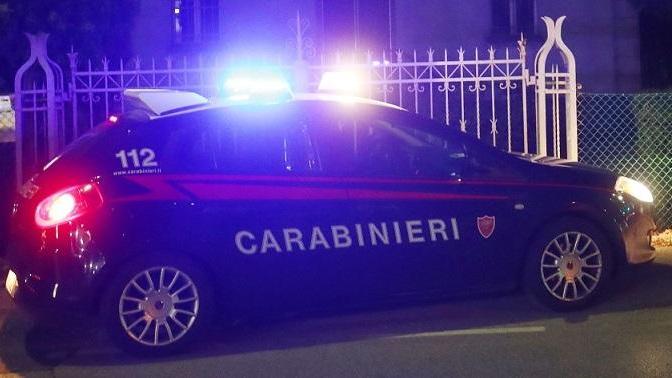 I carabinieri hanno inseguito e acciuffato il fuggitivo