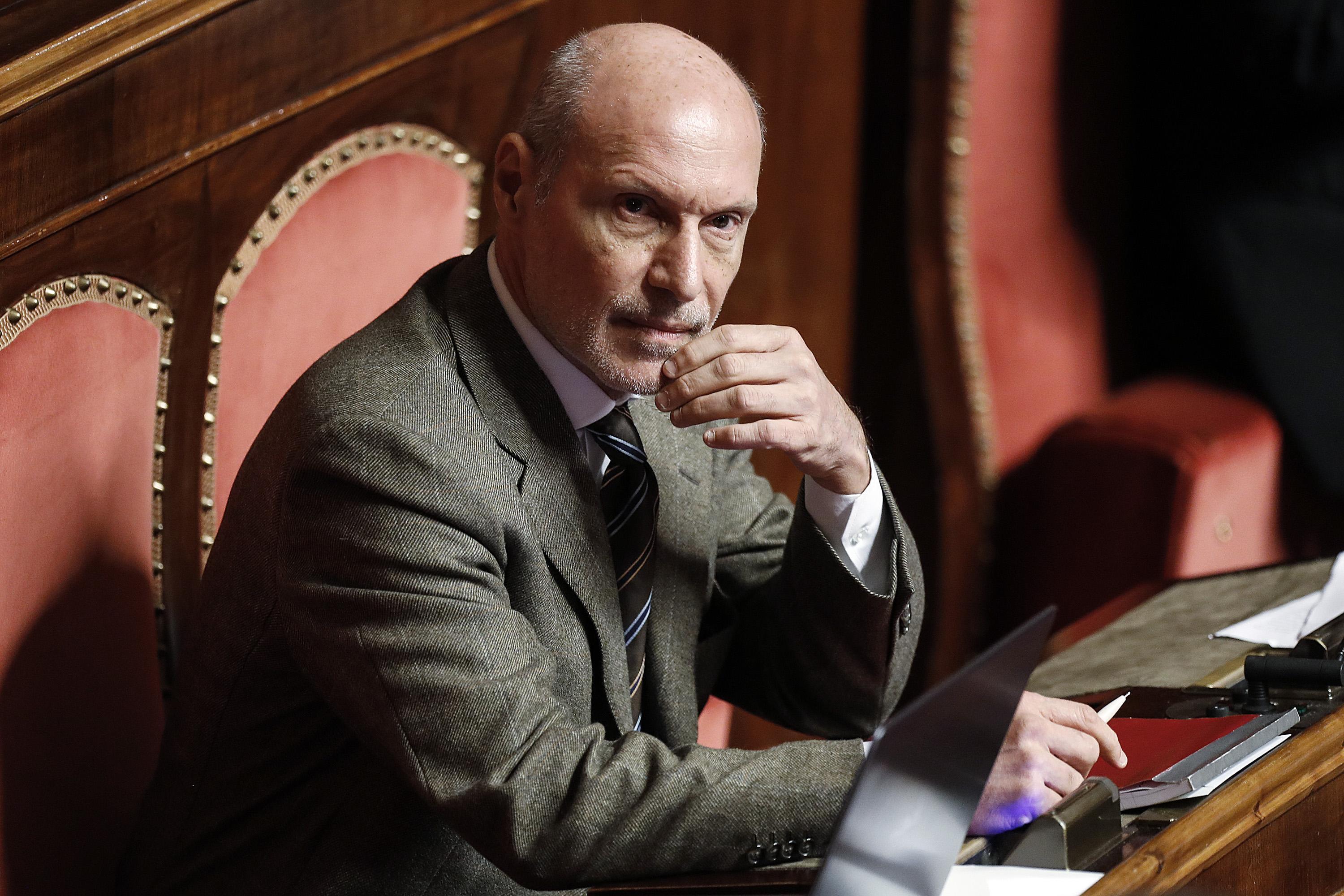 De Falco e le epurazioni: «Deriva pericolosa nei Cinque Stelle, se mi cacciano finiranno sugli scogli» 