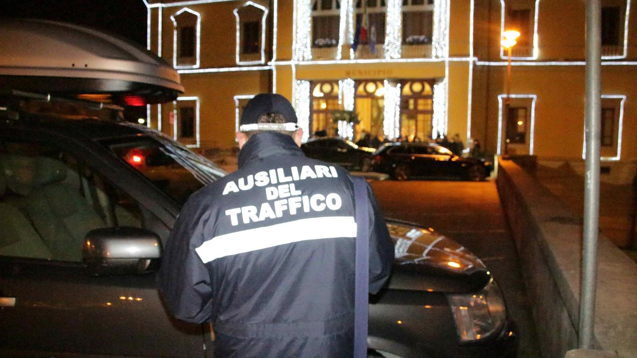 Un ausiliario del traffico al lavoro
