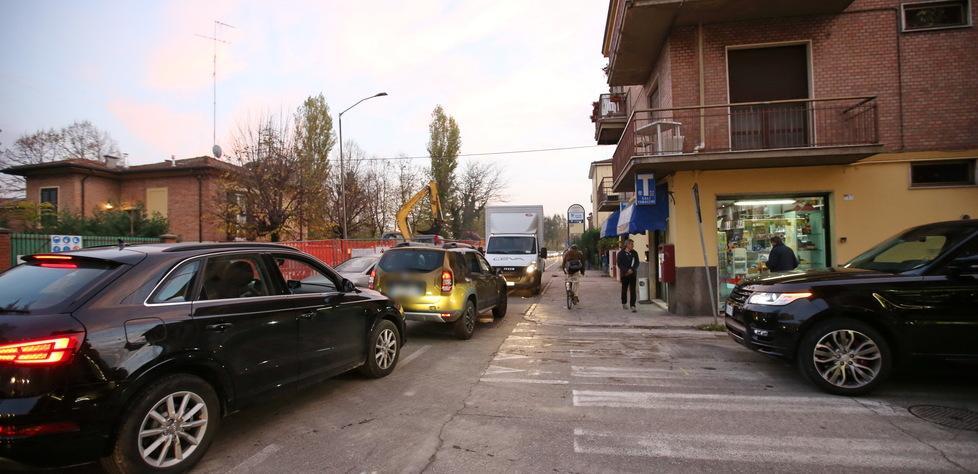 Modena, strada Morane: benvenuti nel caos 