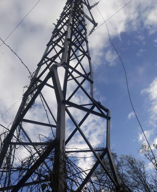 Enel: nuovo traliccio dopo i danni del vento