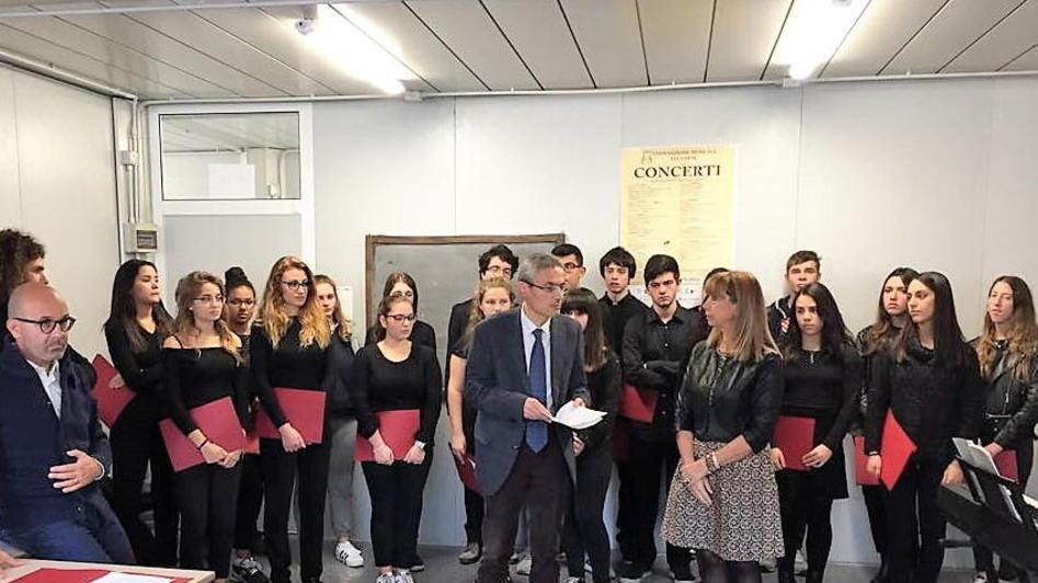 Venti ragazzi e una prof Il coro dell’Isi Machiavelli «Tutti dovrebbero averlo»