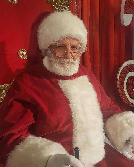 Finisce nel mirino il biglietto per il villaggio di Babbo Natale «In quattro servono 40 euro»