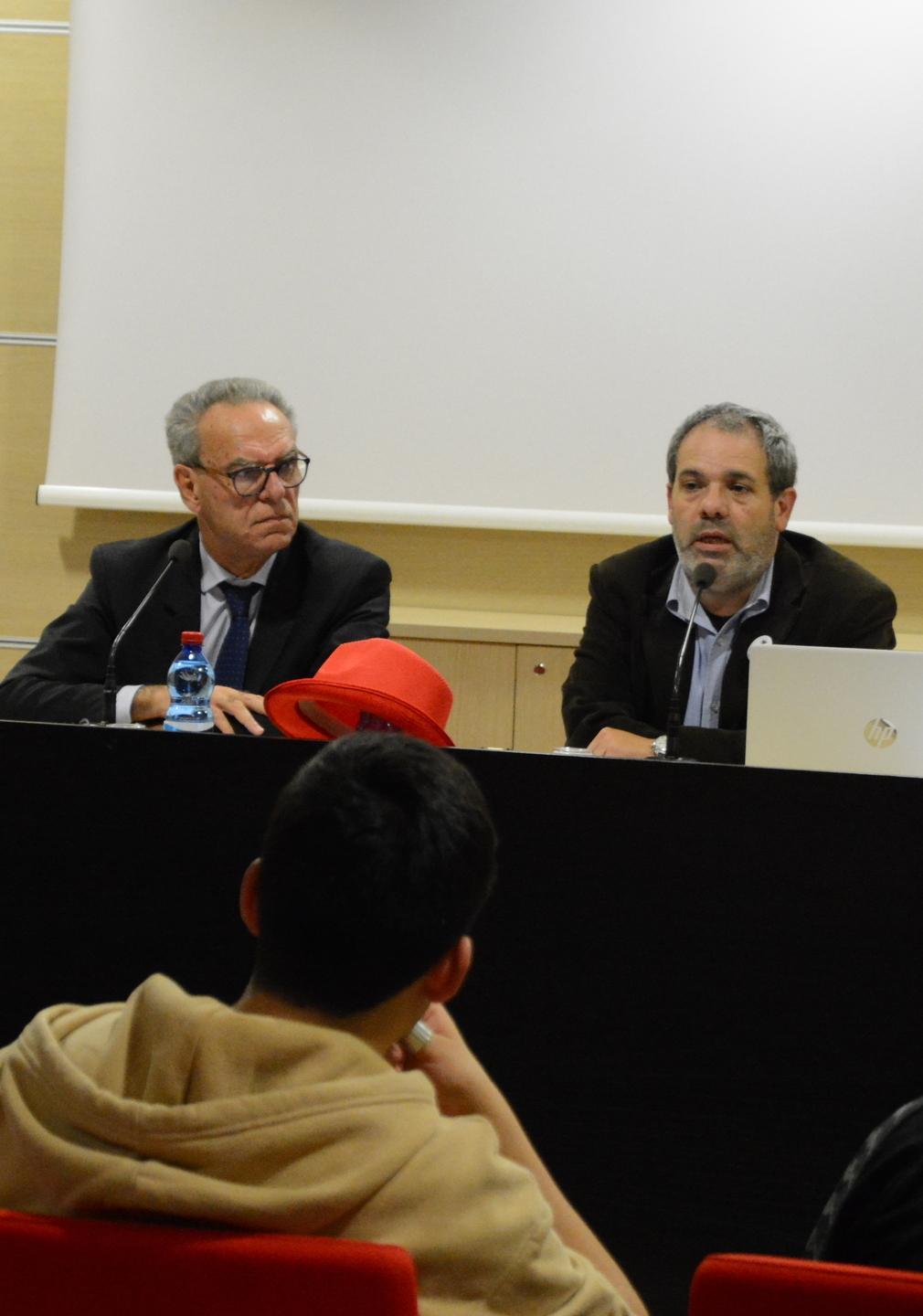 Romanzi e giornali, leggere per salvare la libertà di espressione 