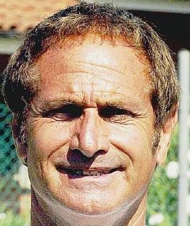A sinistra il tecnico della truppa biancoverde Mauro Marchi A destra l’esperto portiere Daniele Balli quando vestiva la maglia dell’Empoli