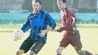 Sulla palla Simone Pierozzi