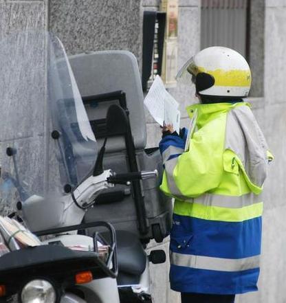 La posta non è gradita e la portalettere finisce in ospedale 