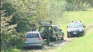 Annega nel fiume davanti al figlio