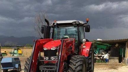 Rubato un trattore in un’azienda agricola Appello via Facebook