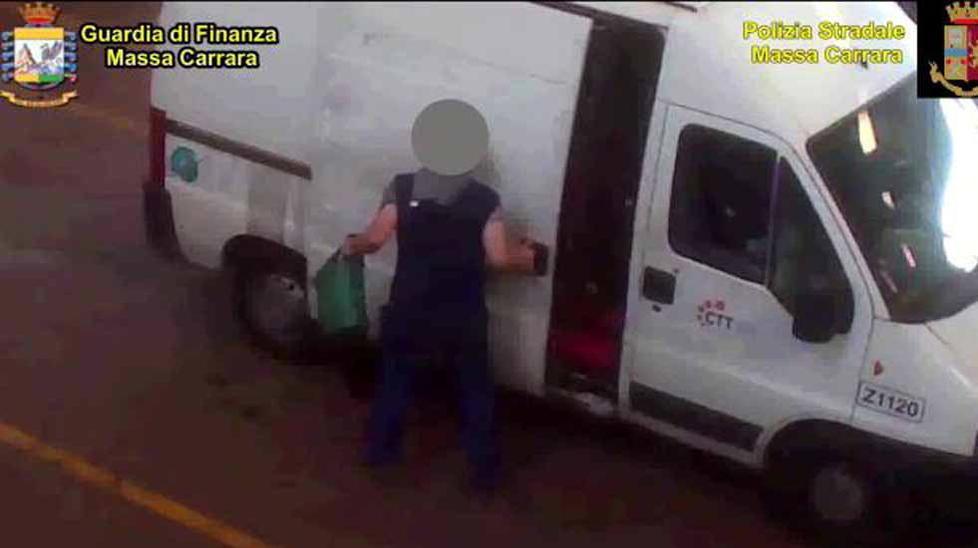 Furti di gasolio al deposito Ctt, appello della procura al Riesame 