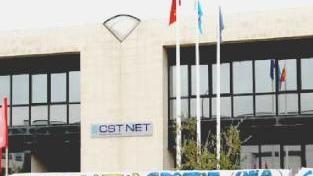 La fabbrica della Cst-Net durante la dura lotta dei lavoratori contro la chiusura