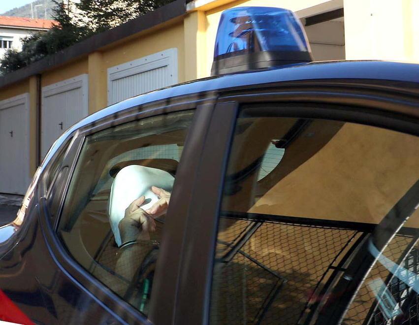 Mafia a Massa, da truffatore a vittima di estorsioni: bancario livornese indagato 