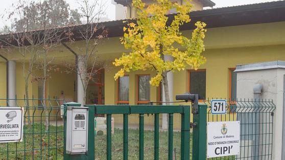Rubato cibo dalle mense di tre istituti scolastici
