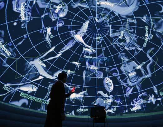 Al planetario una sabato sera osservando marte e la luna