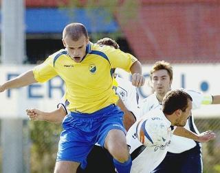 Marco Fasce, attaccante del Santa Maria, cerca la via del gol