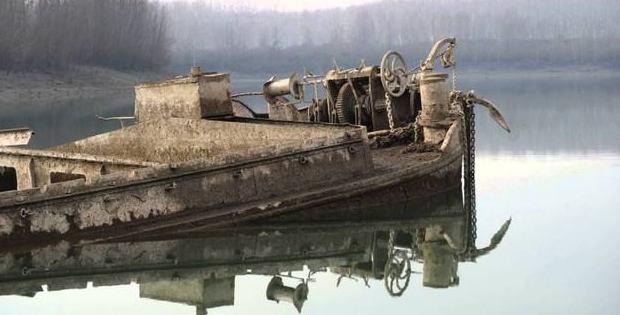 Foto di relitti a bordo della Stradivari