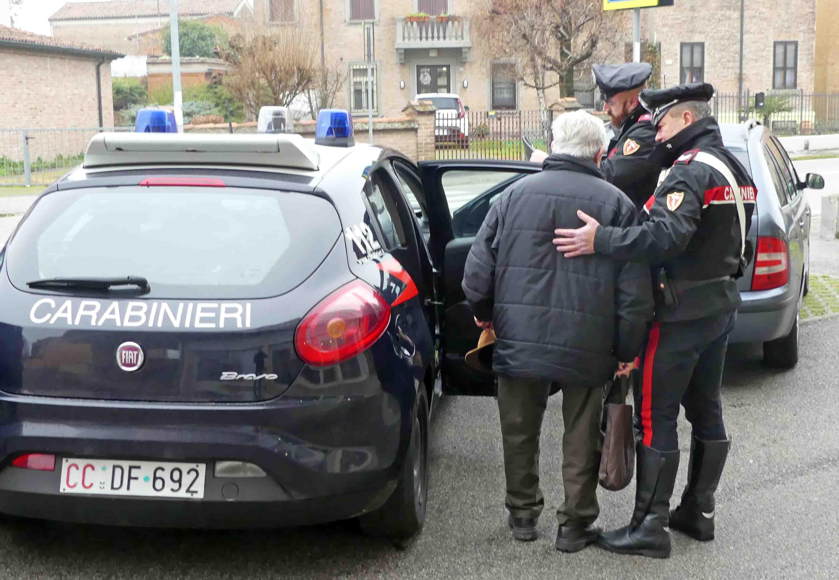 I carabinieri hanno aiutato l'anziano berrese (foto archivio)