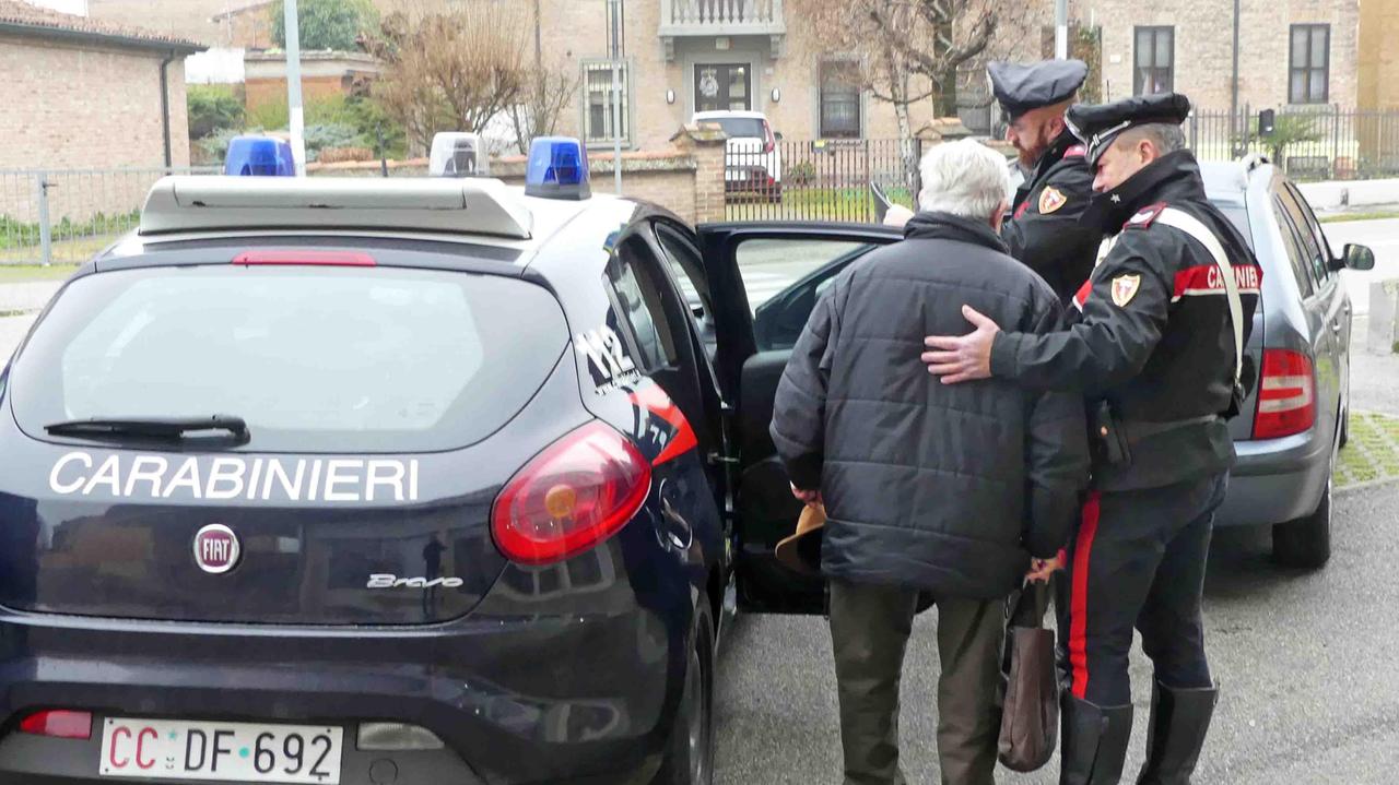 I carabinieri hanno aiutato l'anziano berrese (foto archivio)