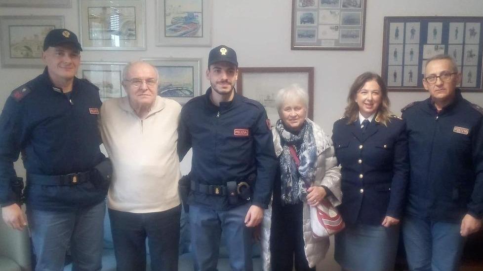 Carpi: «Dolci in commissariato per ringraziare: Mi hanno salvato la vita»