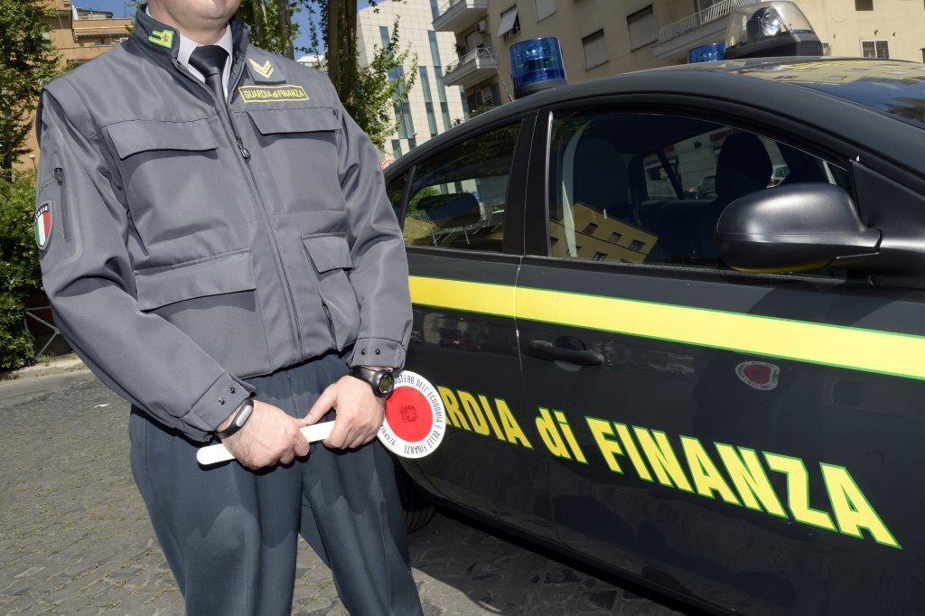 Olbia, blitz in un campo rom: sequestrate due discariche abusive di ferro