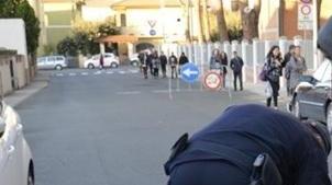 Furti nella notte portati via soldi e oggetti preziosi Indagini in corso