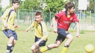 Marzio Cardaropoli e una gra di Giovanissimi del Vernio